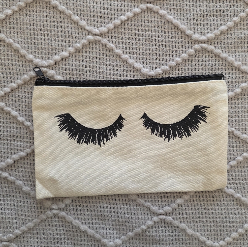 Eyelash Design Zipper Cosmetic Pouches - Picture 4 of 6
